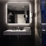Hotell Manin 4*