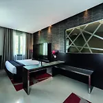 Hotell Manin 4*